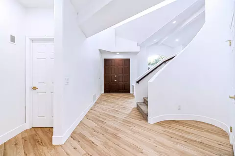 Entry Way - 4943 Marin Dr, Oceanside, CA 92056 photo 6 of 9