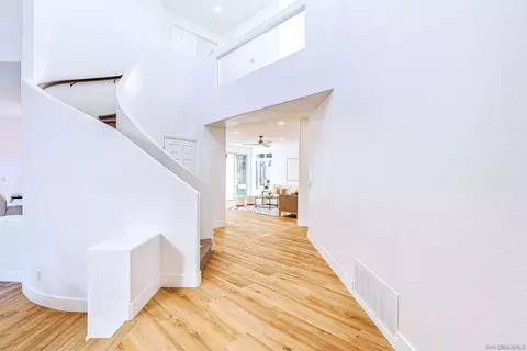 Entry Way - 4943 Marin Dr, Oceanside, CA 92056 photo 5 of 9