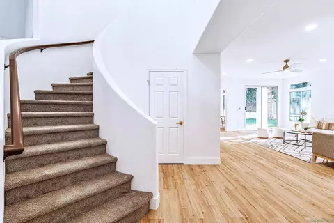 Entry Way - 4943 Marin Dr, Oceanside, CA 92056 photo 2 of 9