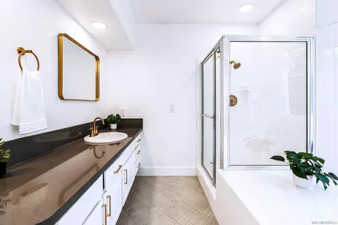 Bath - 4943 Marin Dr, Oceanside, CA 92056 photo 3 of 8