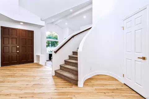 Entry Way - 4943 Marin Dr, Oceanside, CA 92056 photo 7 of 9