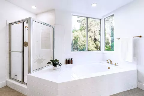 Bath - 4943 Marin Dr, Oceanside, CA 92056 photo 5 of 8