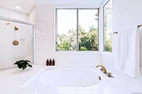 Bath - 4943 Marin Dr, Oceanside, CA 92056 photo 6 of 8