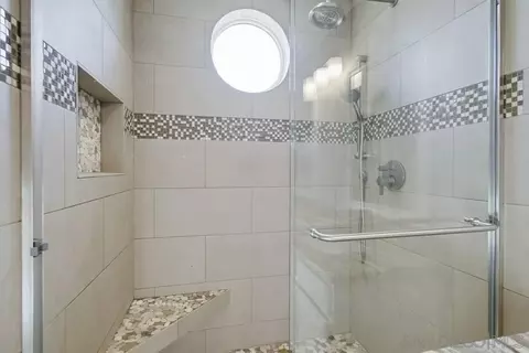 Bath - 1818 Avenida Sevilla, Oceanside, CA 92056 photo 3 of 7