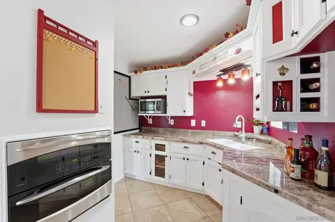 Kitchen - 1305 Ash St, Ramona, CA 92065 photo 8 of 10