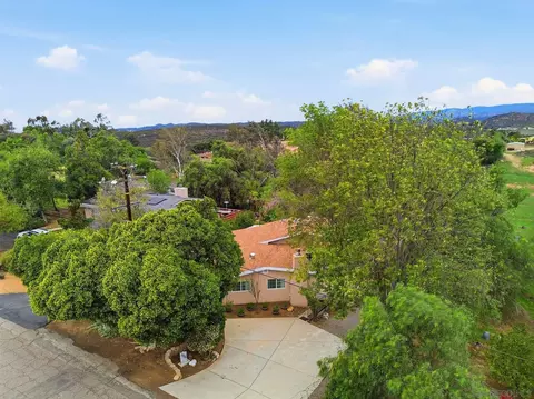 View/Area - 1305 Ash St, Ramona, CA 92065 photo 3 of 7