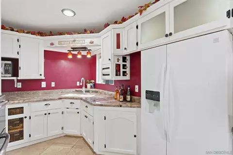 Kitchen - 1305 Ash St, Ramona, CA 92065 photo 3 of 10