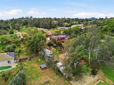 View/Area - 1305 Ash St, Ramona, CA 92065 photo 5 of 7