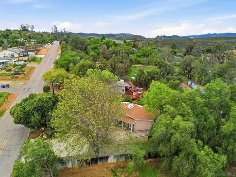 View/Area - 1305 Ash St, Ramona, CA 92065 photo 4 of 7