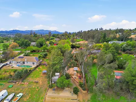 View/Area - 1305 Ash St, Ramona, CA 92065 photo 6 of 7