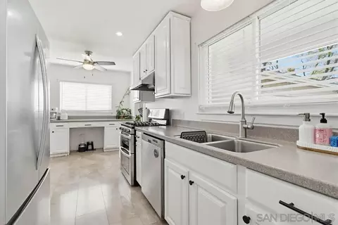 Kitchen - 1421 Teton Dr, El Cajon, CA 92021 photo 3 of 4