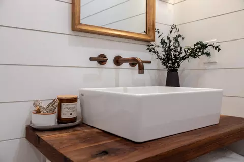 Bath - 1714 Hicks St, Oceanside, CA 92054 photo 5 of 6