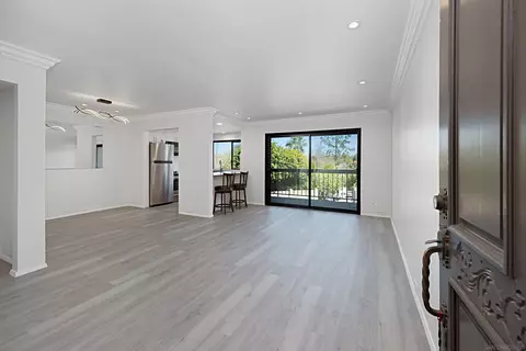 5125 Fontaine St #105, San Diego, CA 92120
