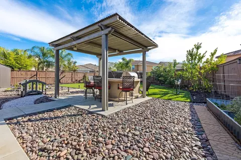 Exterior - 1391 Ranch St, Perris, CA 92571 photo 6 of 11