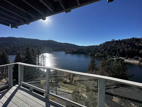 402 Delle Dr, Crestline, CA 92325