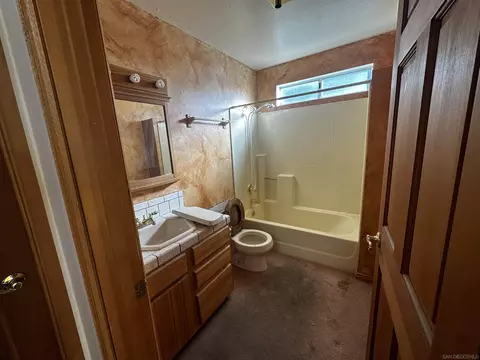 Bath - 402 Delle Dr, Crestline, CA 92325 photo 1 of 3