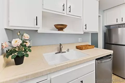 Kitchen - 2157 Arnold Way #324, Alpine, CA 91901 photo 4 of 4