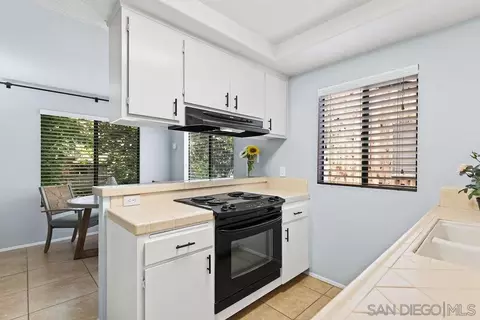 Kitchen - 2157 Arnold Way #324, Alpine, CA 91901 photo 3 of 4