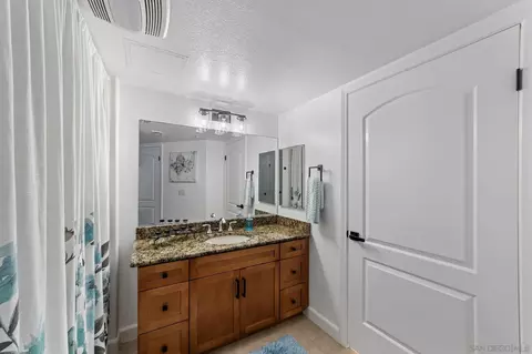 Bath - 1019 Costa Pacifica Way #1111, Oceanside, CA 92054 photo 5 of 9