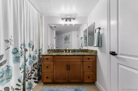 Bath - 1019 Costa Pacifica Way #1111, Oceanside, CA 92054 photo 4 of 9