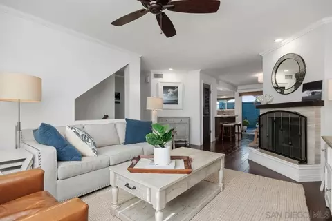 Living - 960 Intrepid Ct, Del Mar, CA 92014 photo 2 of 2