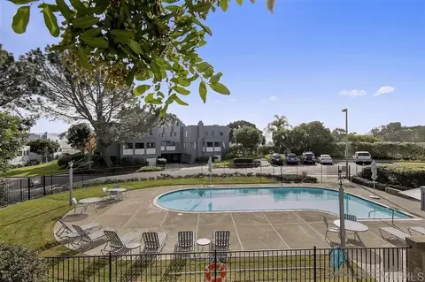 Exterior - 960 Intrepid Ct, Del Mar, CA 92014 photo 4 of 10