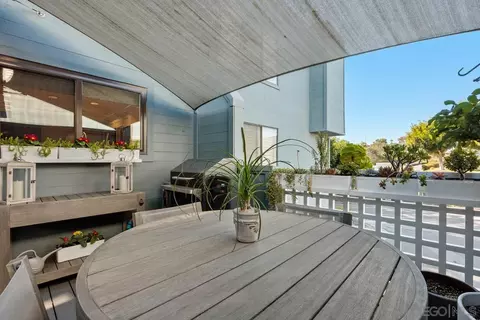 Exterior - 960 Intrepid Ct, Del Mar, CA 92014 photo 10 of 10