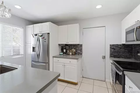 3305 Steel St, San Diego, CA 92113