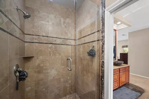 Bath - 1180 Academy Ln, Vista, CA 92081 photo 5 of 6