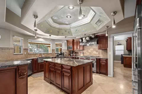 1180 Academy Ln, Vista, CA 92081