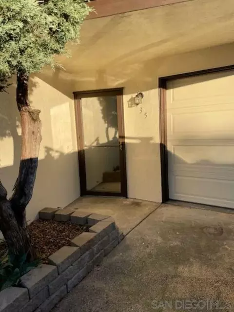 935 W 8th St, Santa Rosa, CA 95401