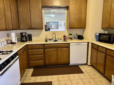 Kitchen - 1122-26 Marline Ave, El Cajon, CA 92021 photo 2 of 4