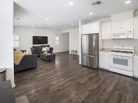 Kitchen - 35406 Brown Galloway Ln, Fallbrook, CA 92028 photo 1 of 2