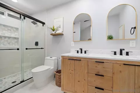 Bath - 2216 Recodo Ct, Carlsbad, CA 92009 photo 2 of 3