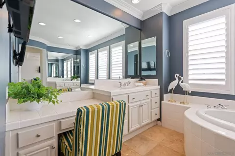 Bath - 2887 Corte Morera, Carlsbad, CA 92009 photo 6 of 10