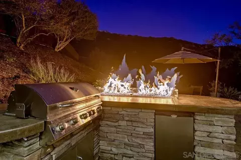 Kitchen - 6081 Cala Lily St, Santee, CA 92071 photo 5 of 5