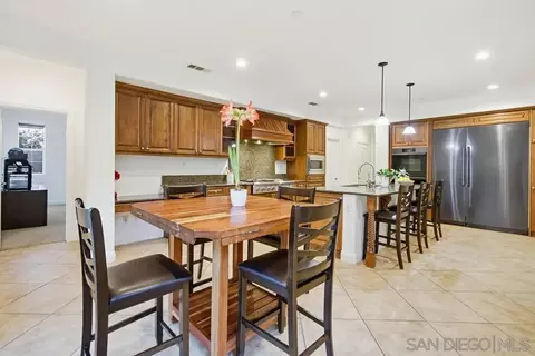 Kitchen - 6081 Cala Lily St, Santee, CA 92071 photo 4 of 5