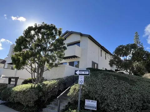 1242 River Glen Row #37, San Diego, CA 92111
