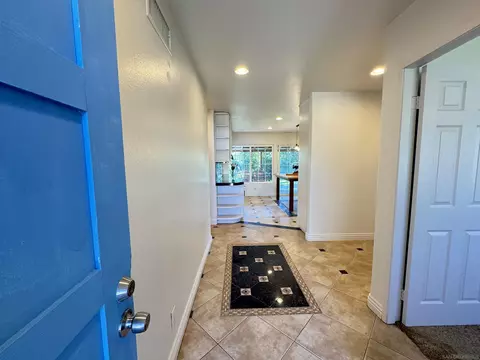 Entry Way - 1531 View Pointe, Escondido, CA 92027 photo 1 of 4