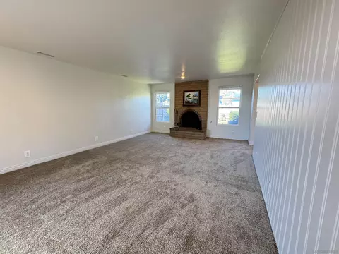 Living - 1531 View Pointe, Escondido, CA 92027 photo 4 of 4