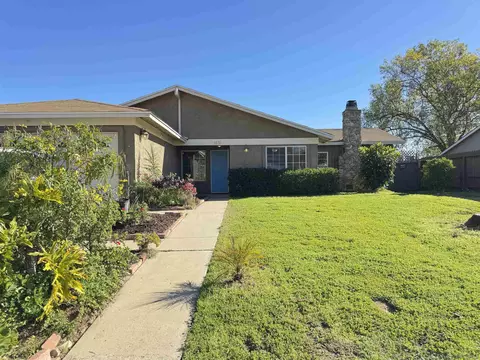Exterior - 1531 View Pointe, Escondido, CA 92027 photo 12 of 16
