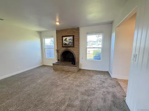 Living - 1531 View Pointe, Escondido, CA 92027 photo 3 of 4