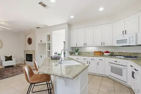 Kitchen - 5423 Foxtail Loop, Carlsbad, CA 92010 photo 3 of 6
