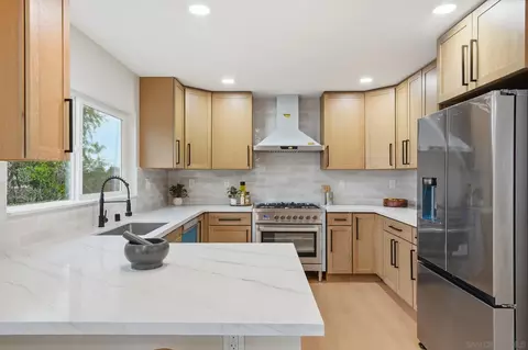 Kitchen - 4800 Lee Ave, La Mesa, CA 91942 photo 2 of 7