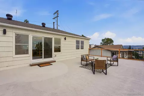 Exterior - 4800 Lee Ave, La Mesa, CA 91942 photo 4 of 17