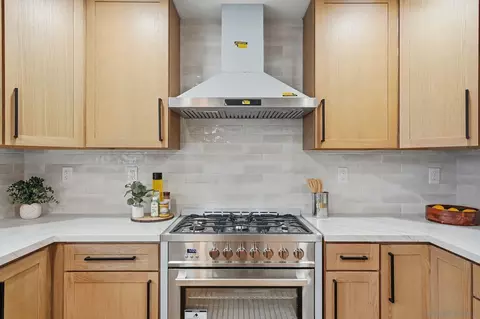 Kitchen - 4800 Lee Ave, La Mesa, CA 91942 photo 4 of 7