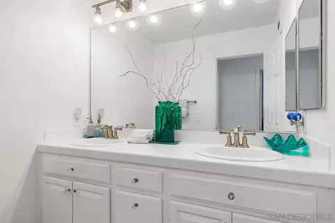 Bath - 5512 Foxtail Loop, Carlsbad, CA 92010 photo 3 of 3