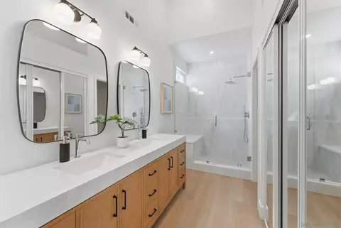 Bath - 4744 Agora Way, Oceanside, CA 92056 photo 2 of 3