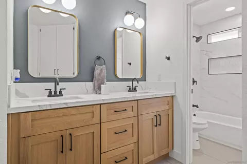 Bath - 1513 Powell Rd, Oceanside, CA 92056 photo 10 of 11