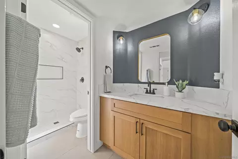 Bath - 1513 Powell Rd, Oceanside, CA 92056 photo 1 of 11